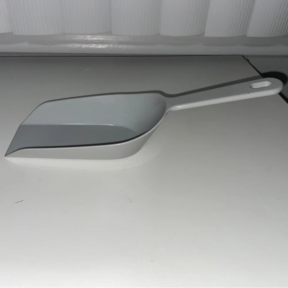11inch Plastic Gray Food Or Pooper Scooper Brand New For Pets/food/salt/ice